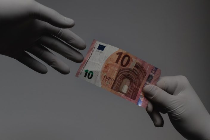People Exchanging Money 3959485