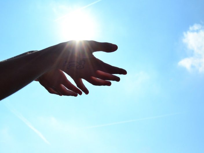 Hands 1384735 1280